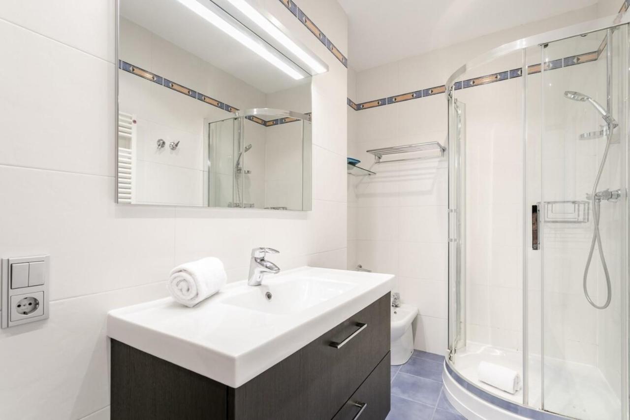 Fantastic 2 Bedroom 5 Minutes By Car From Plaza Catalunya バルセロナ エクステリア 写真