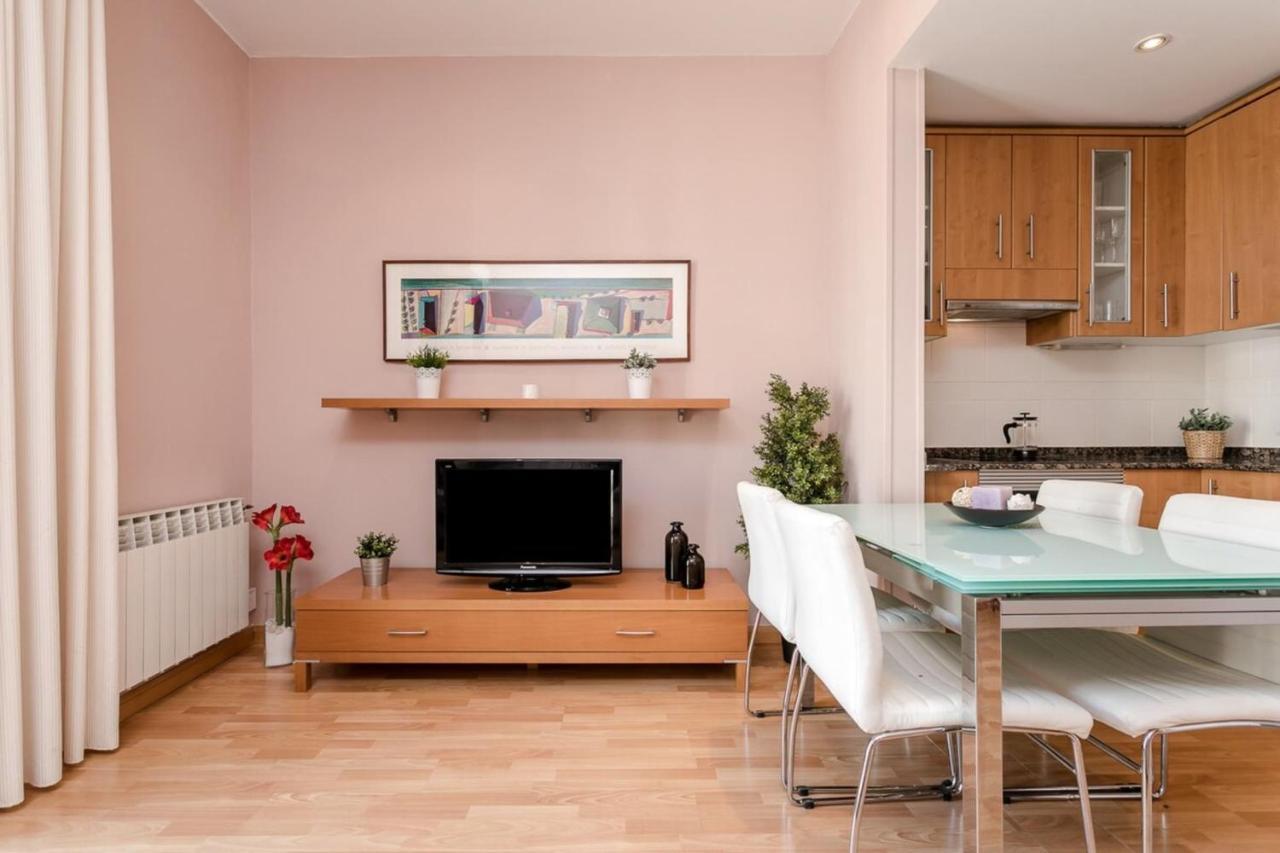 Fantastic 2 Bedroom 5 Minutes By Car From Plaza Catalunya バルセロナ エクステリア 写真