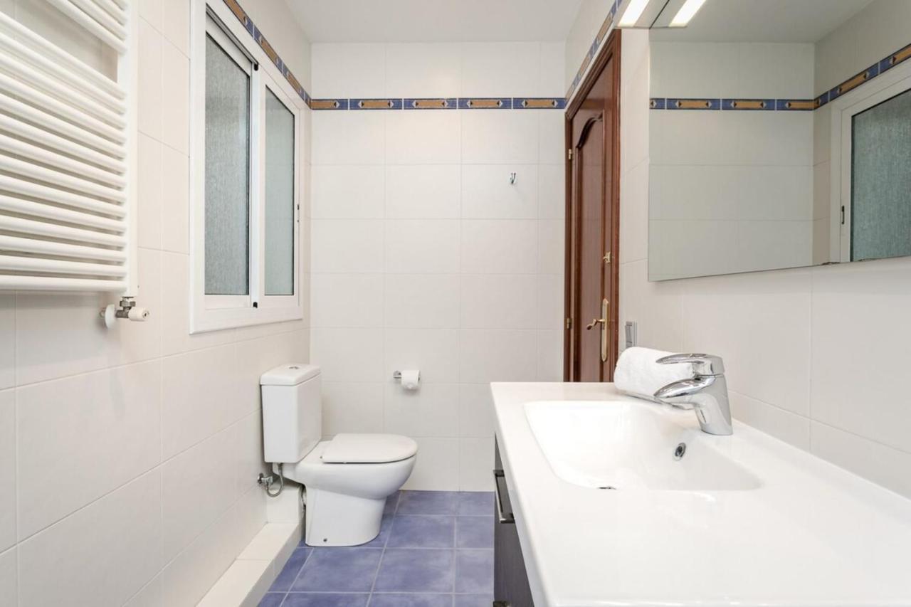 Fantastic 2 Bedroom 5 Minutes By Car From Plaza Catalunya バルセロナ エクステリア 写真