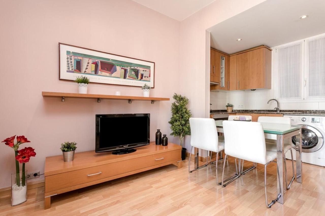 Fantastic 2 Bedroom 5 Minutes By Car From Plaza Catalunya バルセロナ エクステリア 写真